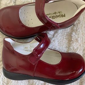 Primigi Italy - NEW no box - size 26 Euro - size 9 US - burgundy patent leather